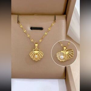 Gold color Micro-Inlaid Shell Faux Pearl Pendant Necklace